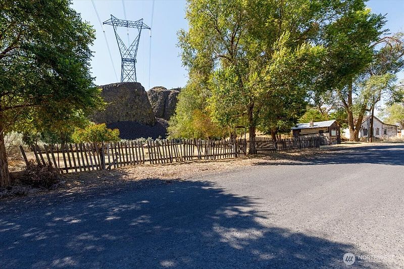 5th image of 22007 NE Pleasant Valley Road
