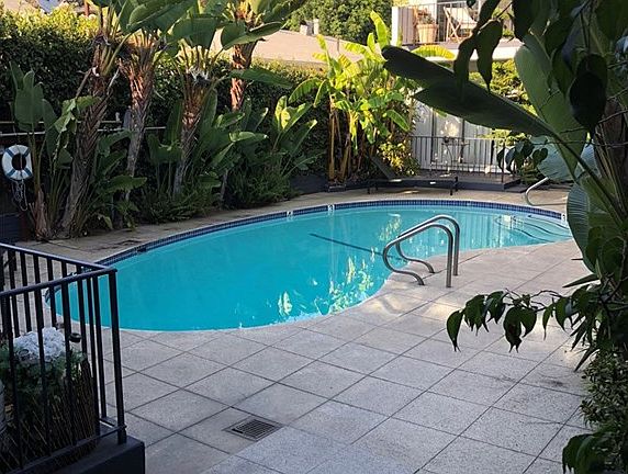 2nd image of 1328 Havenhurst Dr APT 206