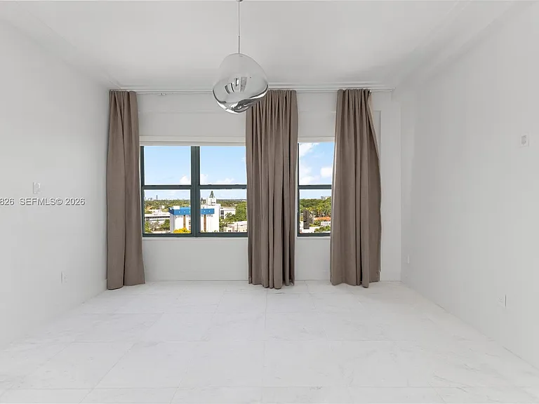 2421 Lake Pancoast Dr #7A — Photo 12