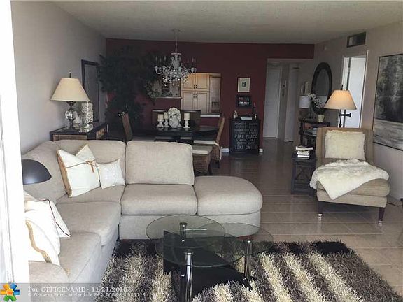 4th image of 437 Golden Isles Dr APT 6B