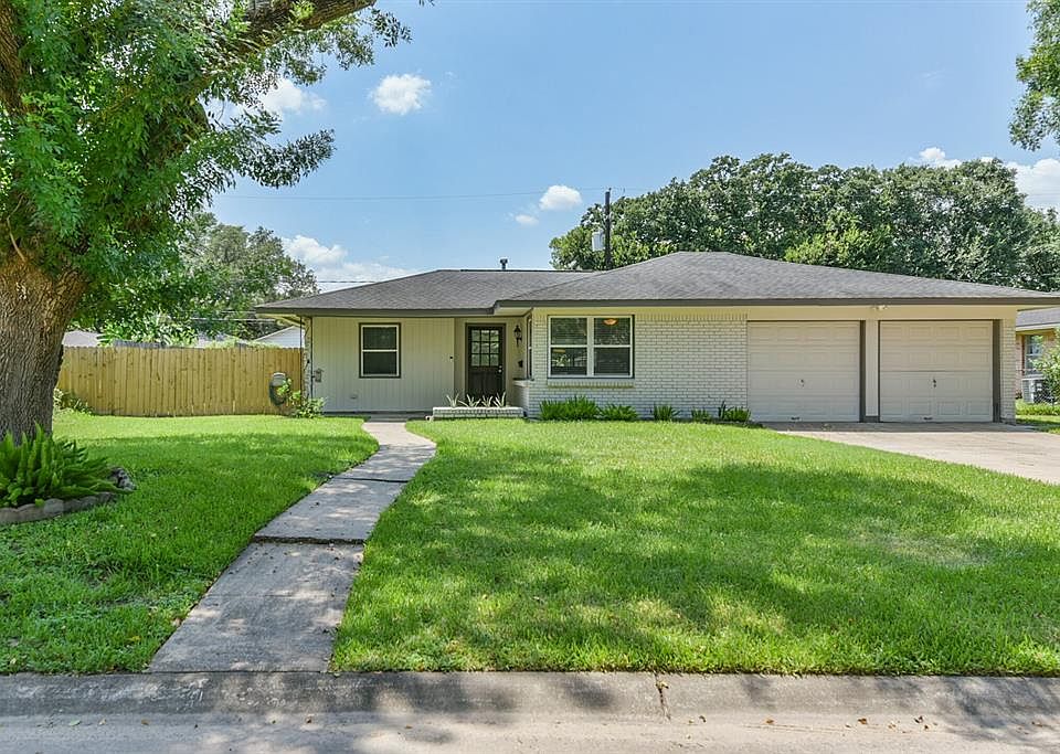 1st image of 1915 Sedgie Dr