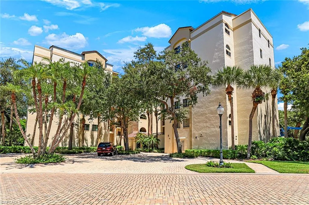 2 bed, 2.0 bath, 1747 sqft, $10,500 — Photo 1