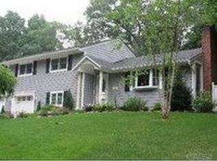 47 Wyoming Dr, Huntington Station, NY 11746
