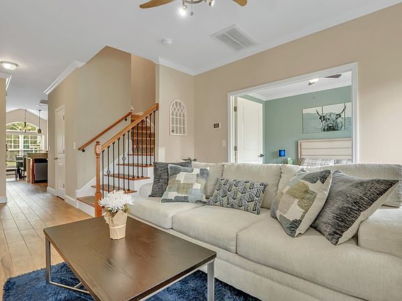 5th image of 260 Grand Oaks Dr