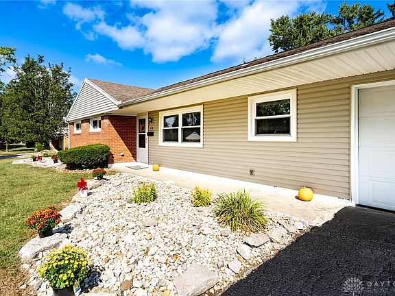 4th image of 119 Blackstone Dr