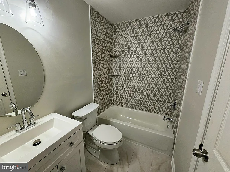 750 E Marshall St #611 — Photo 16