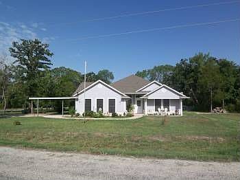 3rd image of 10605 Forest Dr