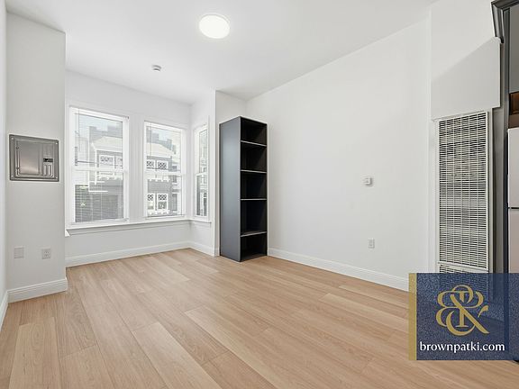 3rd image of 1105 Page St Unit A