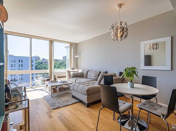 2nd image of 1607 Hudson Park #1607
