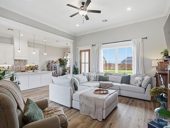 2nd image of 174 Daffodil Dr