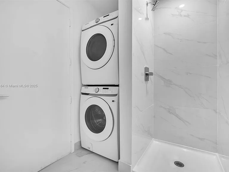 700 NE 24th St #4507 — Photo 43