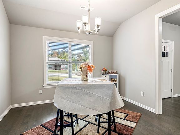4th image of 2746 Western Cedar Ct