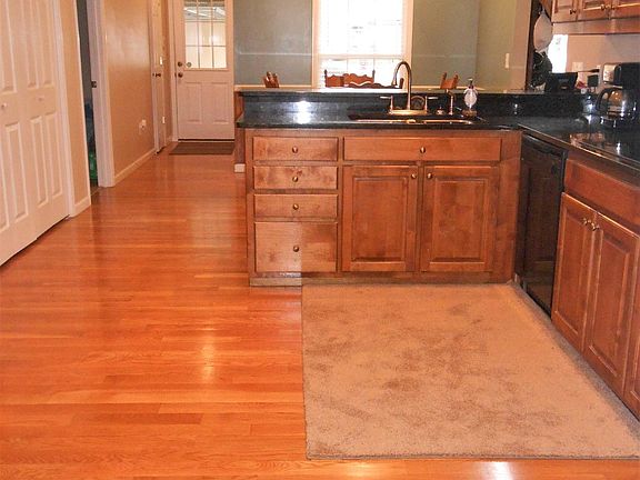 4th image of 115 Millstone Dr