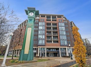 437 W Division St APT 912, Chicago, IL 60610