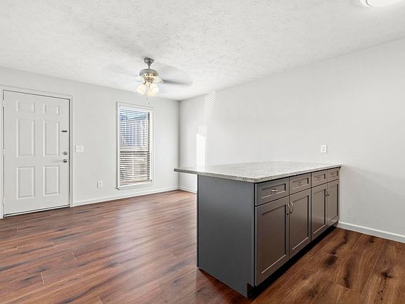 5th image of 124 Cox St APT 32