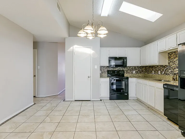 6204 Tidewater Dr — Photo 4