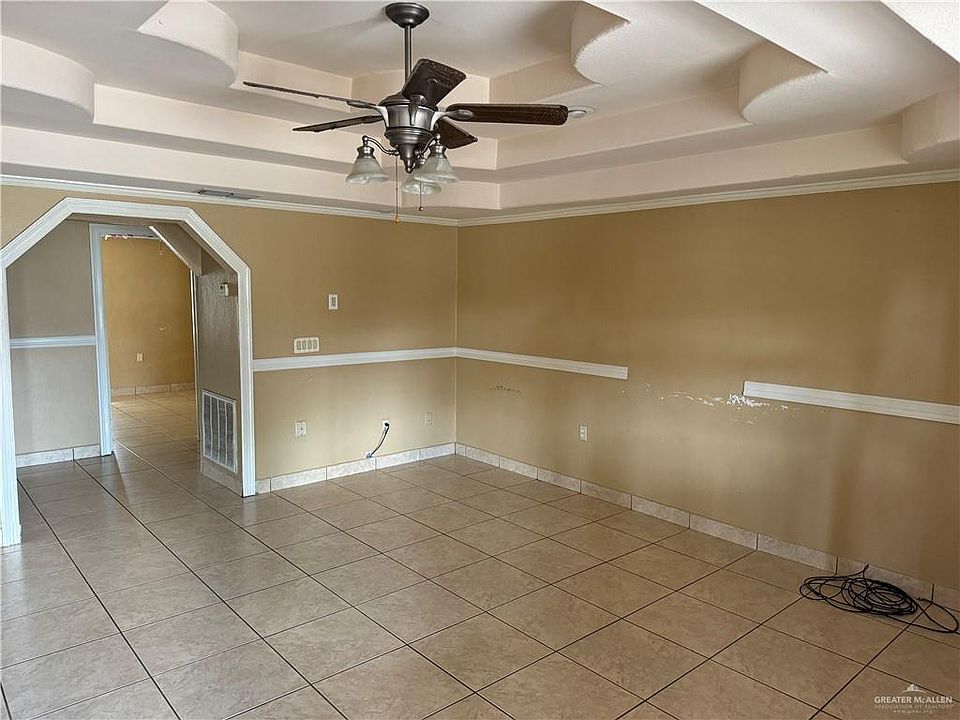 2nd image of 1604 Ivory St