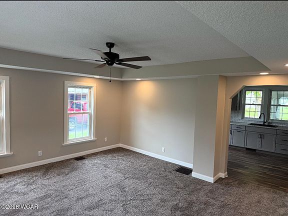 4th image of 1023 Park St