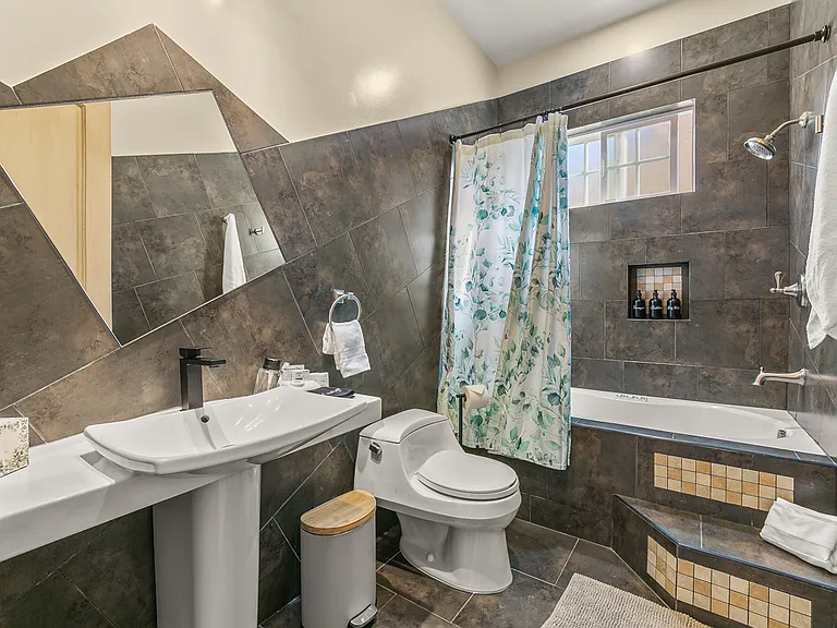 6635 Ben Ave — Photo 20