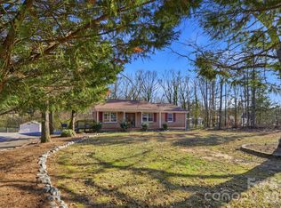 324 Pawley Dr, Charlotte, NC 28214