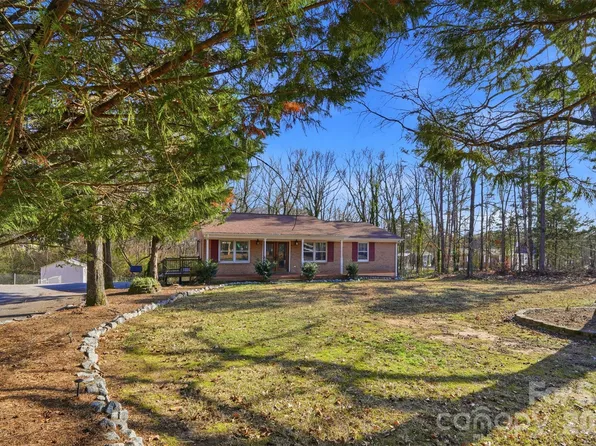 324 Pawley Dr, Charlotte, NC 28214