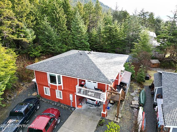 2nd image of 306 Nicole Dr