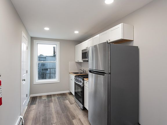 2nd image of 23 Westervelt Pl #3