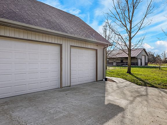 4th image of 3652 E Farm Road 48