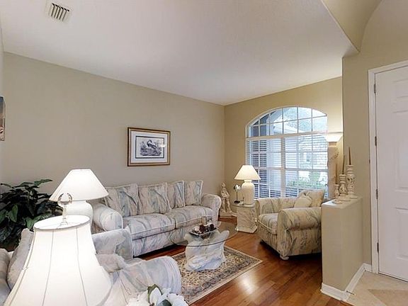 5th image of 8505 Goldfinch Ct