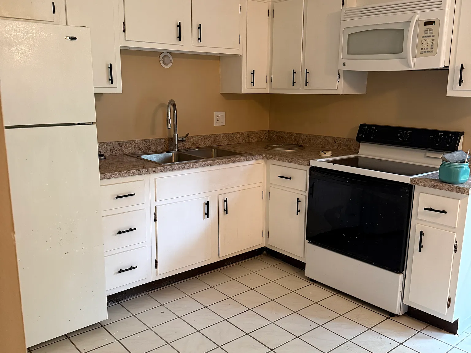 2 bed, 960 sqft, $1,100 — Photo 3