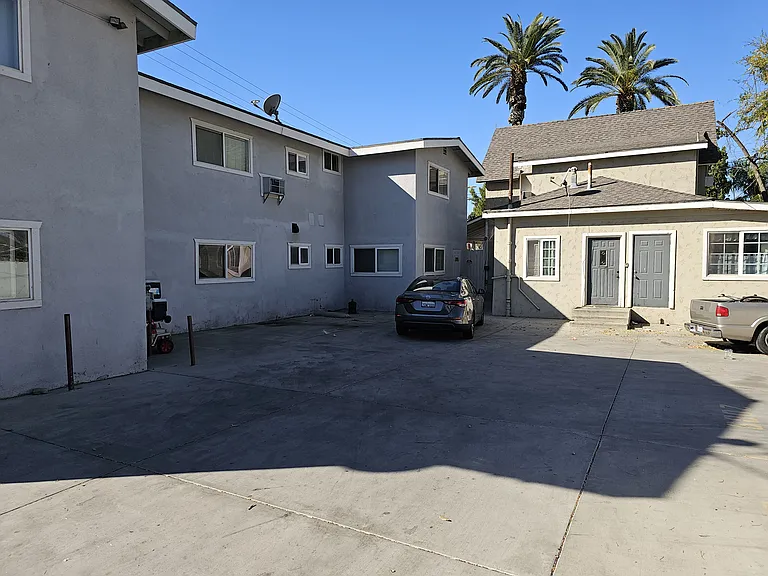 2091 W Linden St — Photo 9