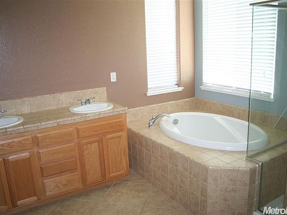 4th image of 1989 Hamersley Ln