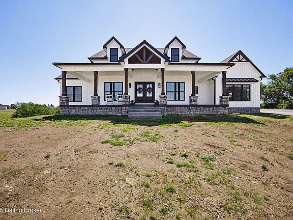 3rd image of 154 Farmview Dr