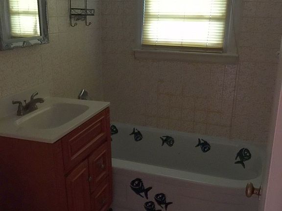 5th image of 7401 Walrond Ave