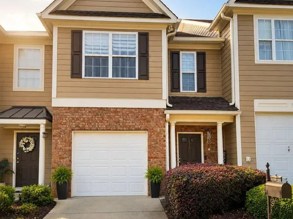 6311 Shoreview Cir, Flowery Branch, GA 30542