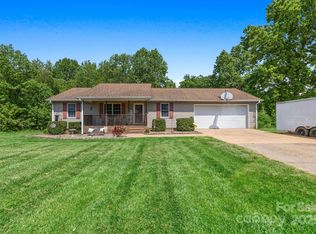 130 Helen Dr, Statesville, NC 28625