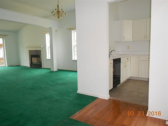 3rd image of 7 Parkland Ct