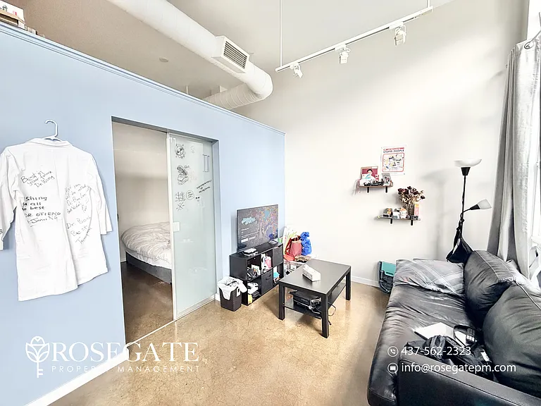 410 King St W #612 — Photo 6
