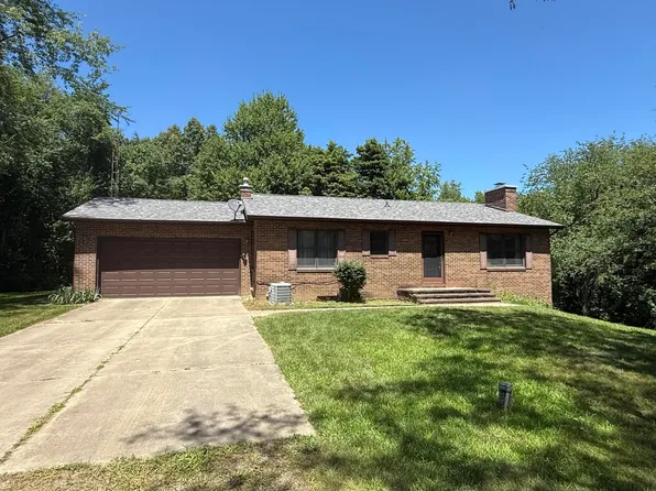 2960 Half Moon Lake Rd, Hillsdale, MI 49242