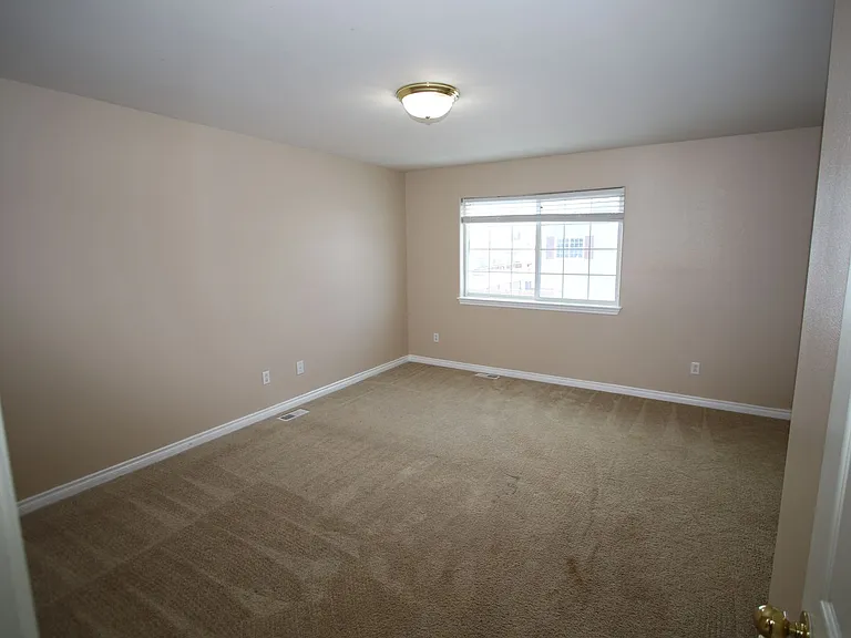 6446 E 10th Ave — Photo 5
