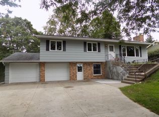 1412 Laurel Ave, Hudson, WI 54016