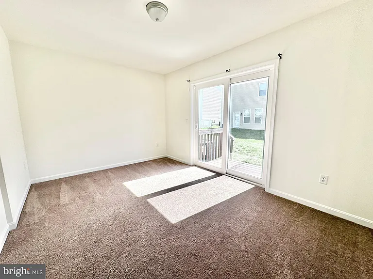 76 Filbert Dr — Photo 4