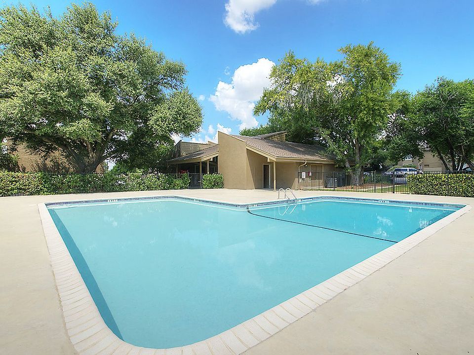 CrestWind Townhomes and Apartments 8835 Willmon Way San Antonio TX