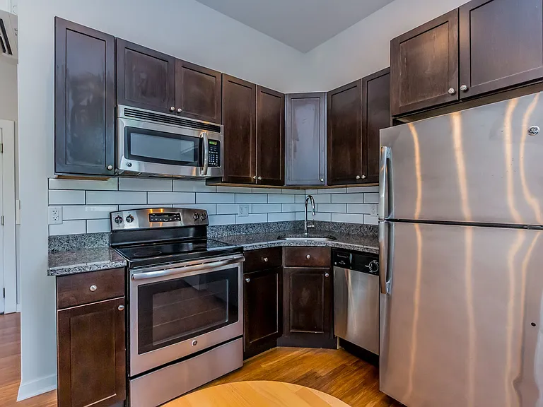 4213 Chester Avenue Modern Living in the Heart of University City — Photo 7