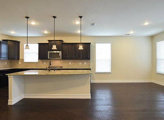 4th image of 1701 Freedom Dr