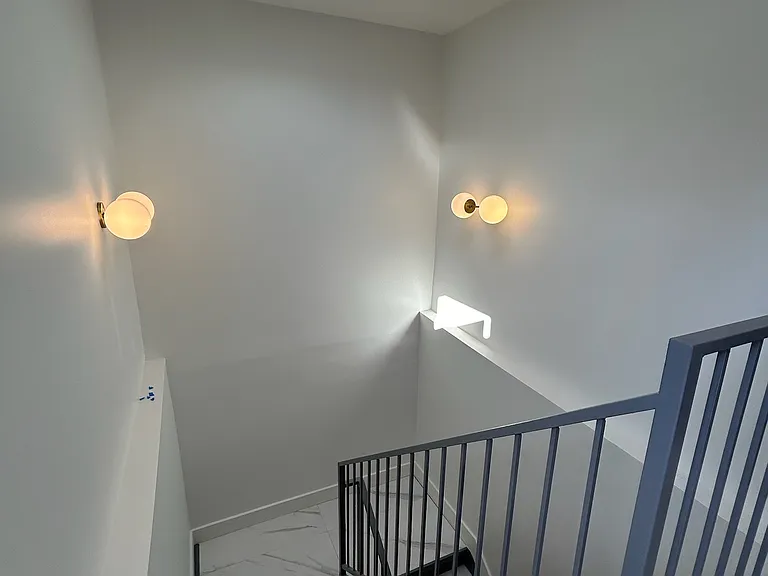 356 W 48th St #A — Photo 16