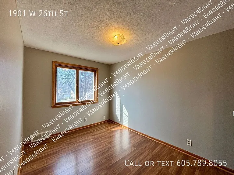 1901 W 26th St — Photo 13