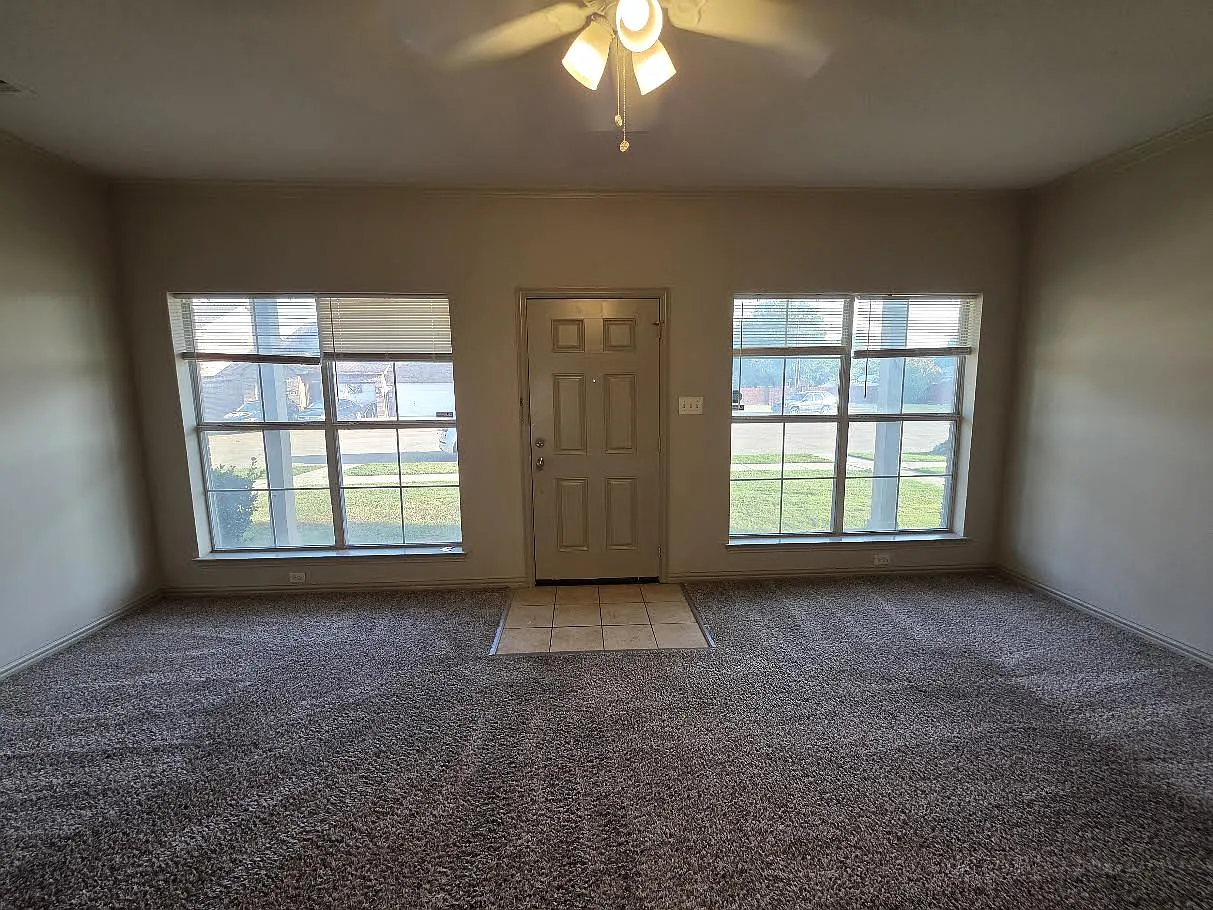 4 bed, 1756 sqft, $2,250 — Photo 3