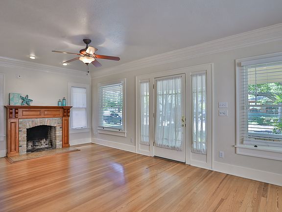 5th image of 633 1st St NE
