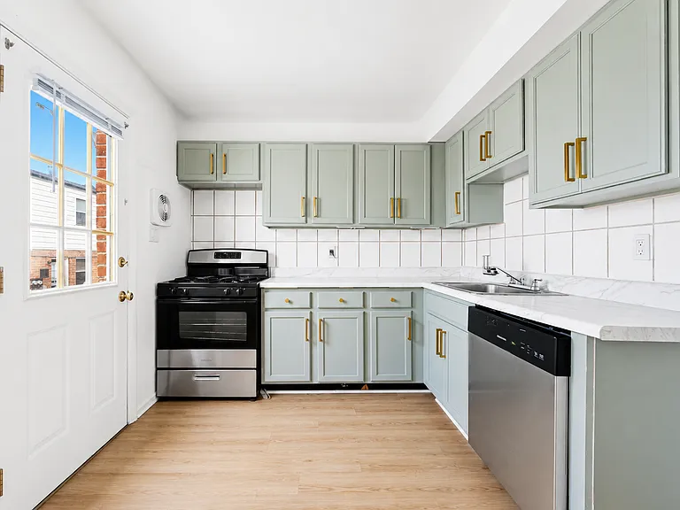 101 Poe St #38 — Photo 7